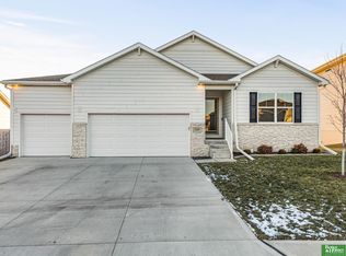165 N 10th Ave, Springfield, NE 68059