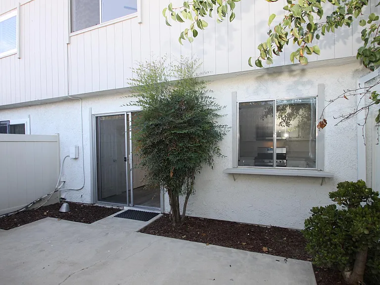 291 Green Moor Pl — Photo 13
