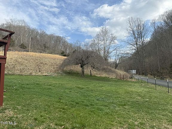 5th image of 73 Fork Ridge Rd