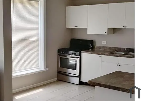 6150 S Langley Ave #1 — Photo 3