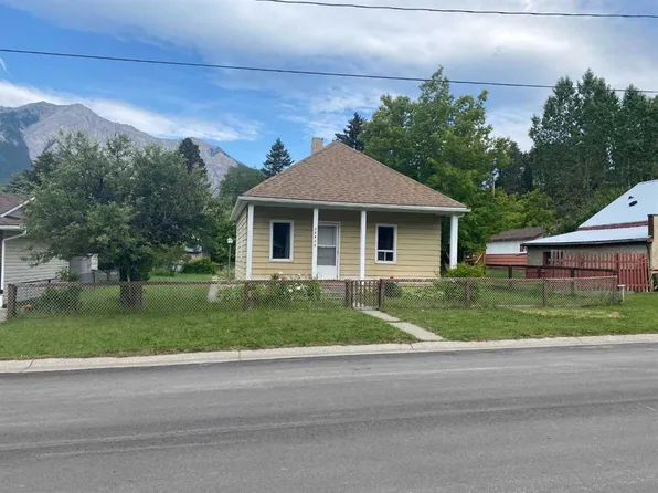 20630 N 25th Ave, Crowsnest Pass, AB T0K 0C0