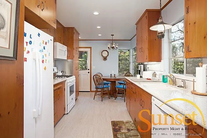 3271 Homer St — Photo 7