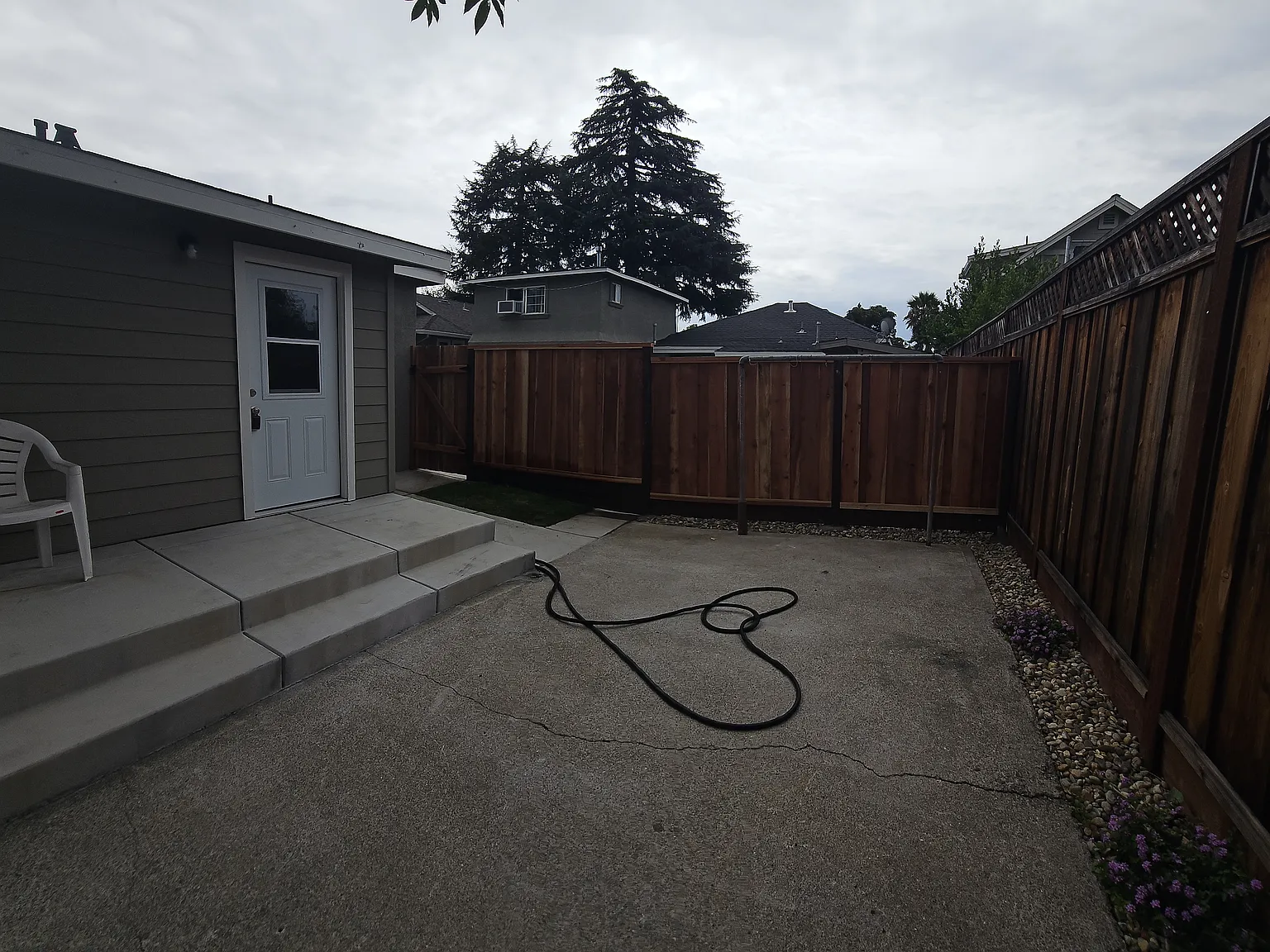 2 bed, 700 sqft, $2,400 — Photo 2