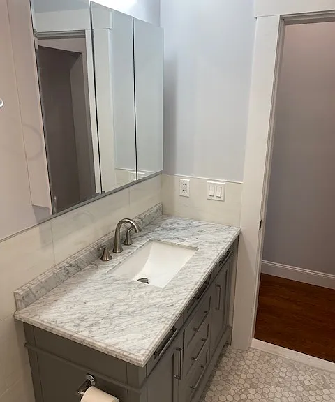 40 inch Vanity with many drawers