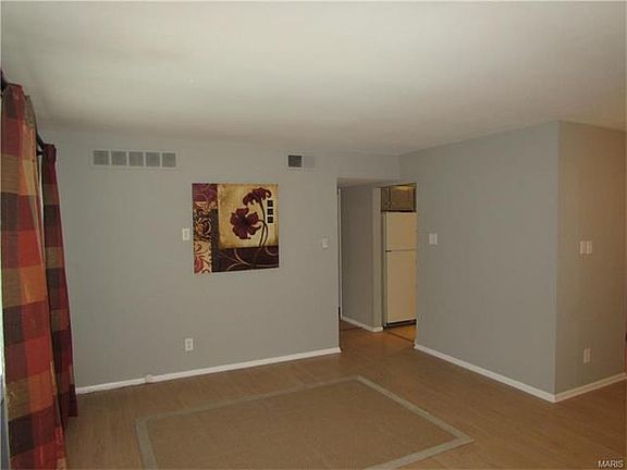 2nd image of 10009 Sakura Dr APT C