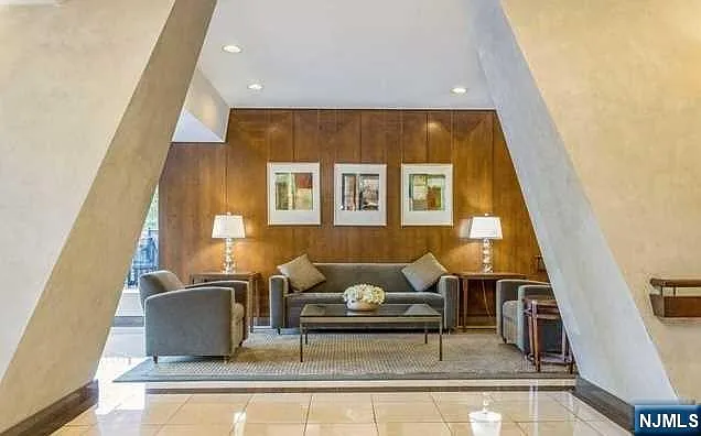 4 Horizon Rd APT 803 photo 1