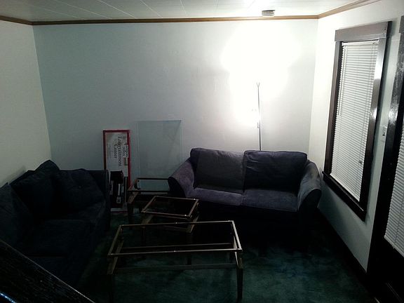 Living room-changed to beige carpet