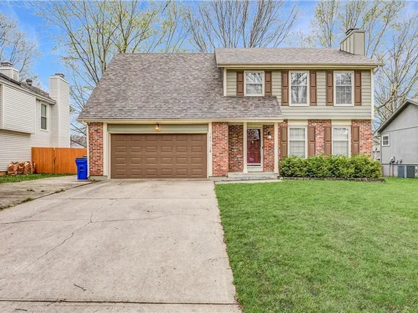 12512 S Cottonwood Dr, Olathe, KS 66062