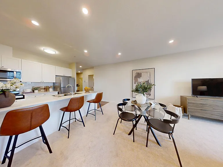 475 King St E — Photo 21