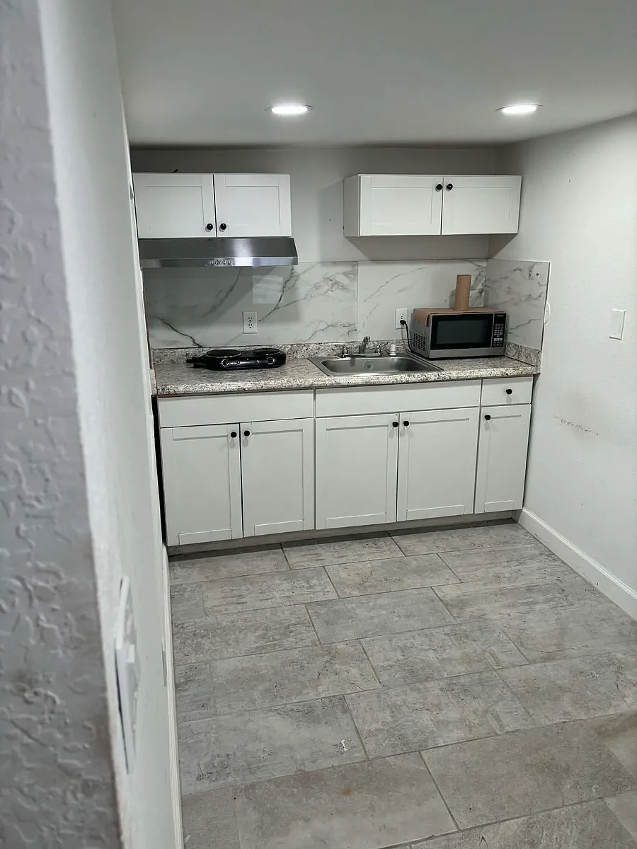 Building Photo - 6004 Murray Hill Dr #4