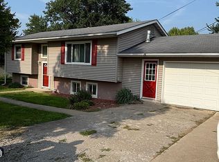 525 N Vine St, Agency, IA 52530