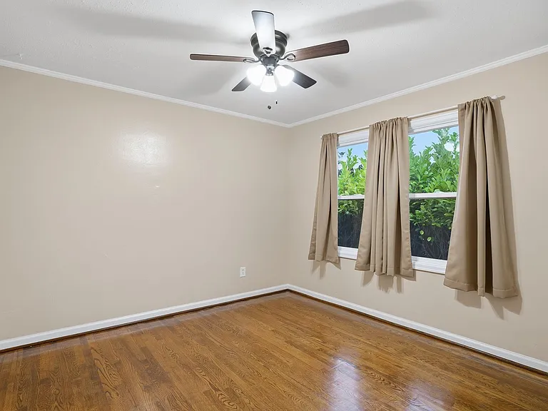 12218 SE Sherman St — Photo 16