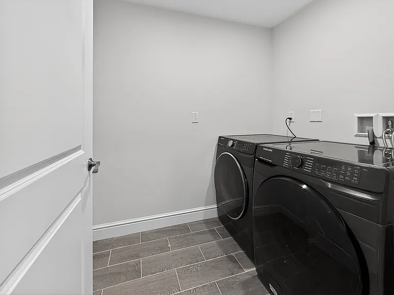 16 Walsh Rd — Photo 31