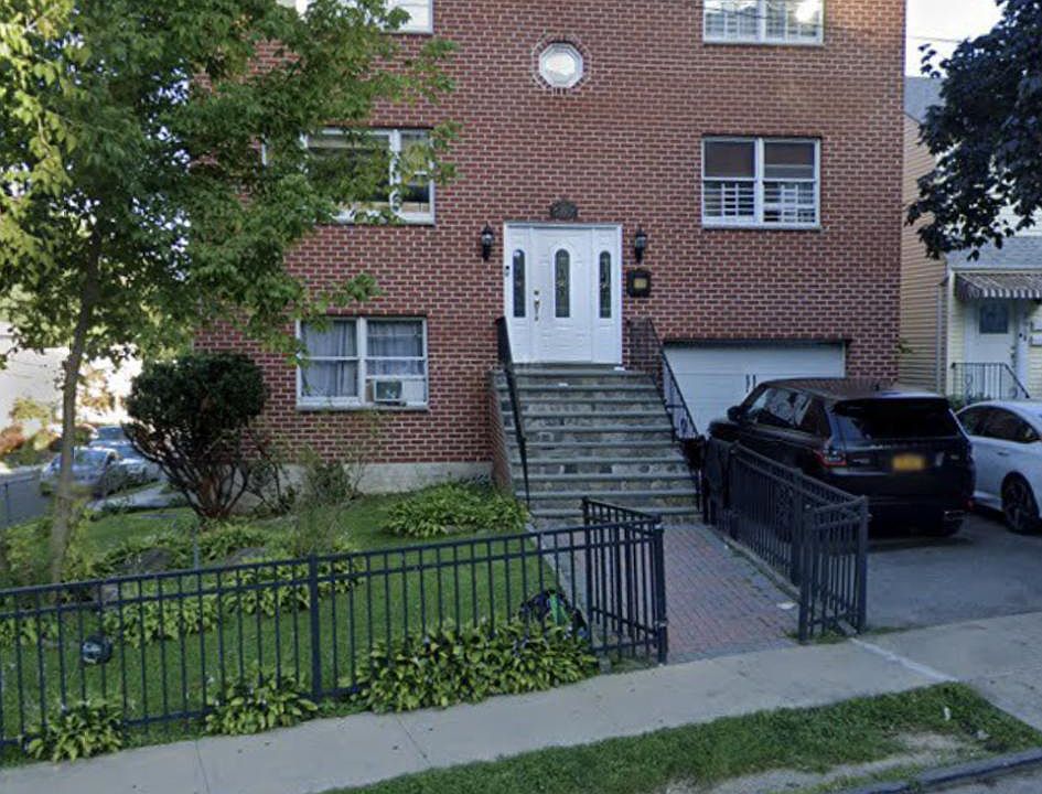 1st image of 293 Morsemere Ave