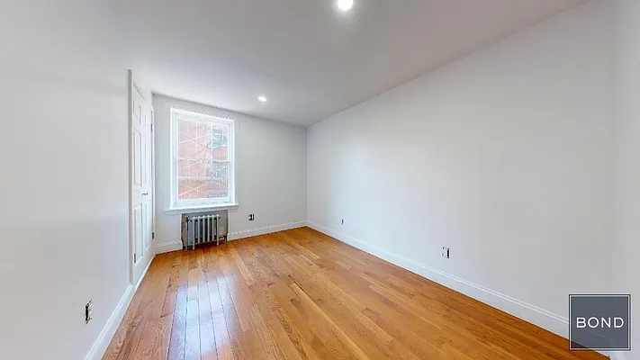 Rented by Bond New York | media 31