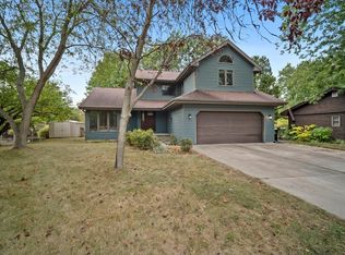 123 S Devonshire Dr, Bloomington, IL 61704