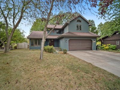 123 S Devonshire Dr, Bloomington, IL, 61704