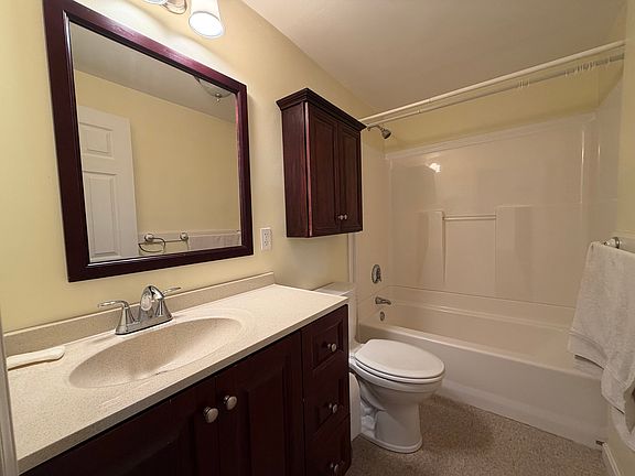 4th image of 70 Auburn St #1