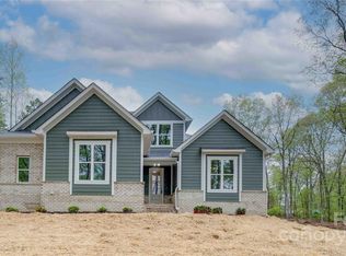 293 Laurel Crest Dr, Kannapolis, NC 28081