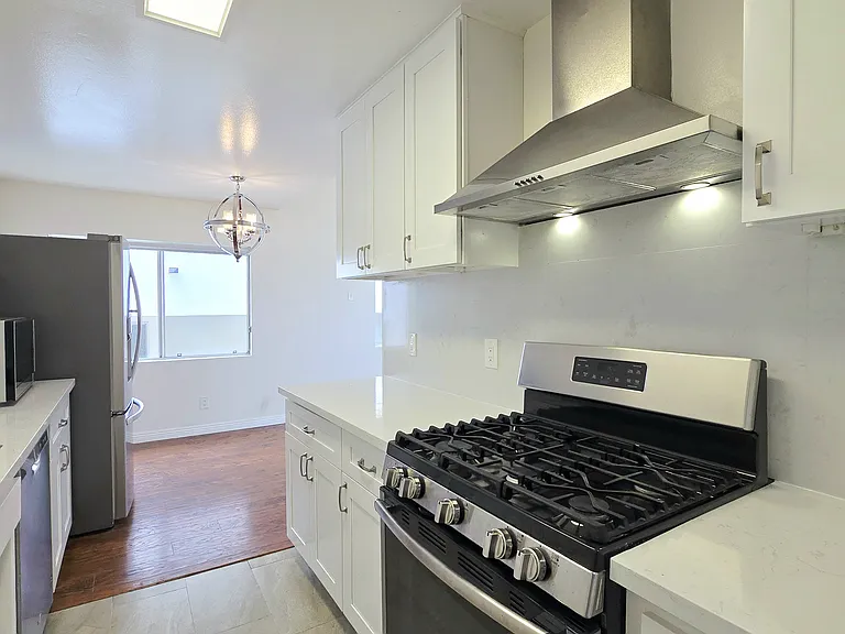1559 Armacost Ave #302 — Photo 7