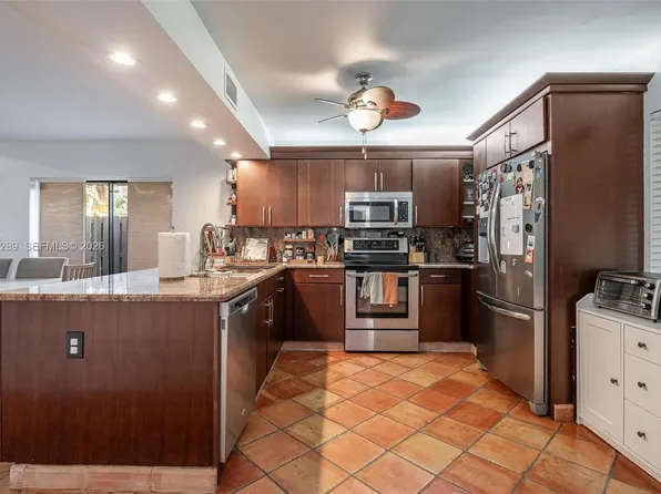 1427 SW 109th Way, Davie, FL 33324