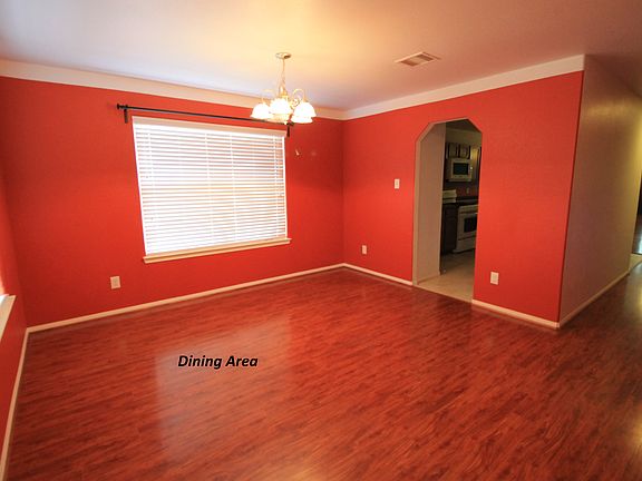 13'X10' dining area
