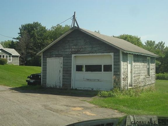 392 Barker Rd Gloversville Ny 12078 Zillow