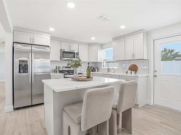 5th image of 1018 Landau St