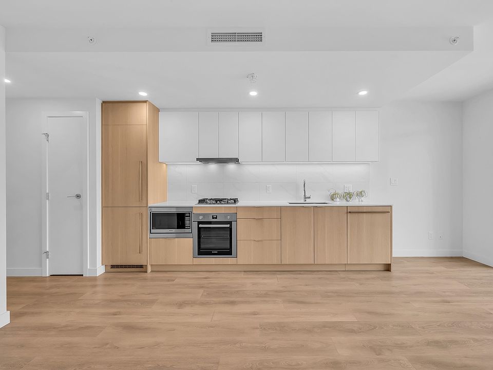 1st image of 318 Alderson Ave #910