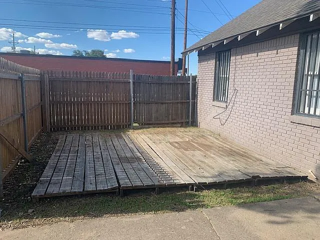 800 S Georgia St — Photo 15