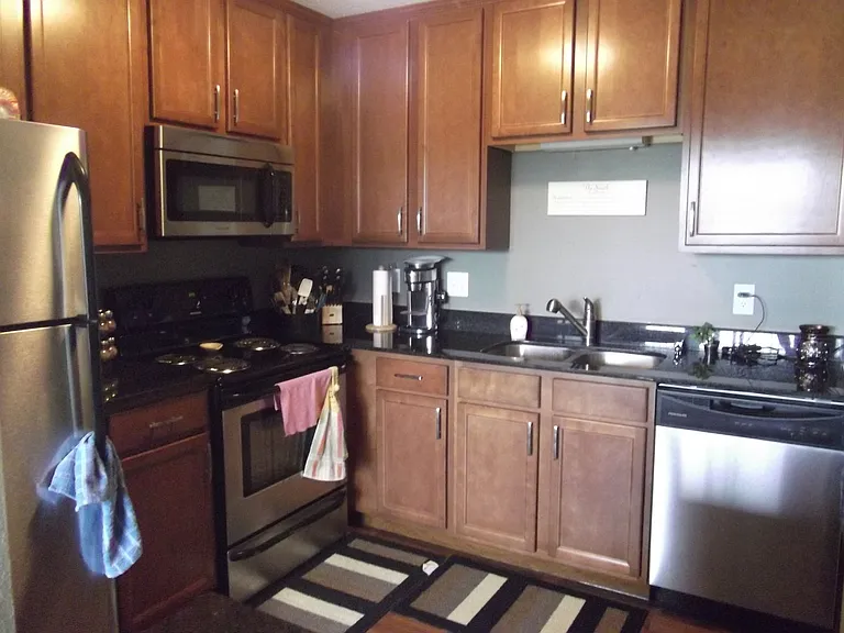 Summer Creek Apartments — Photo 11