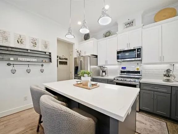 4th image of 4405 Schuler St Unit A