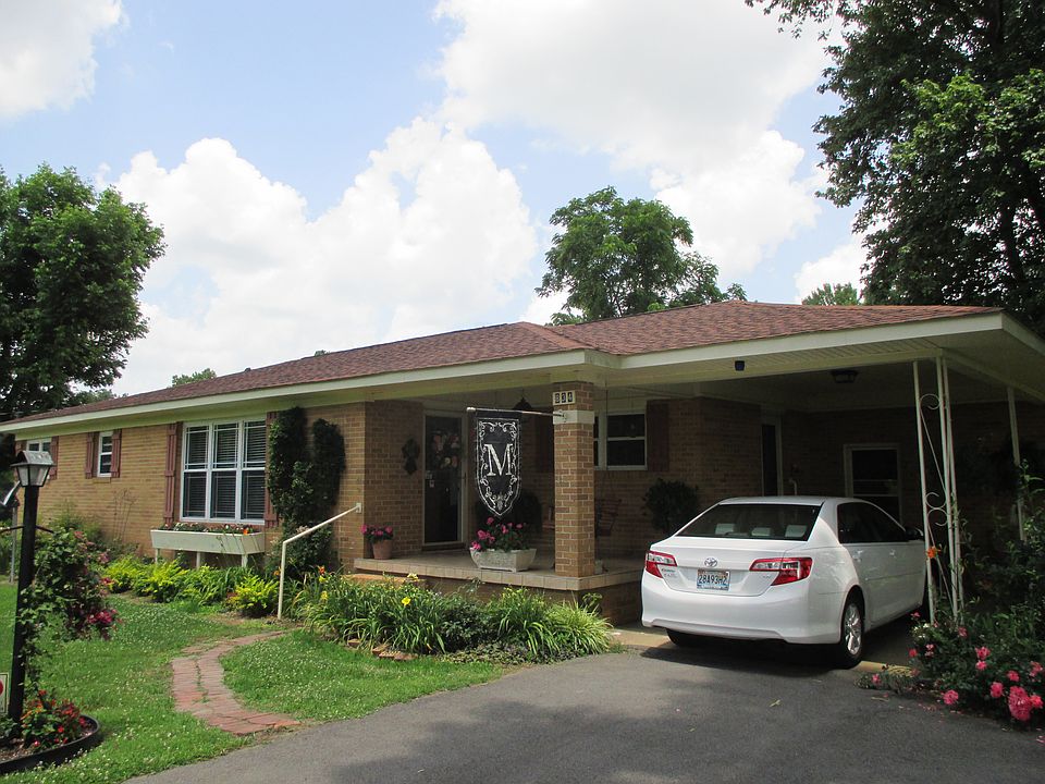 3 bed/2 bath in Oak Hill 
