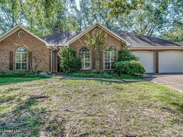 204 Woodrun Dr, Ridgeland, MS 39157