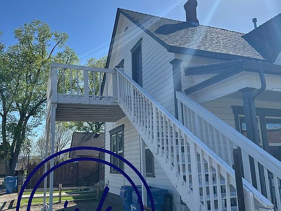 3rd image of 1460 Courthouse St House 2