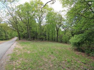 1409 Palisades Rd, Ballwin, MO 63021