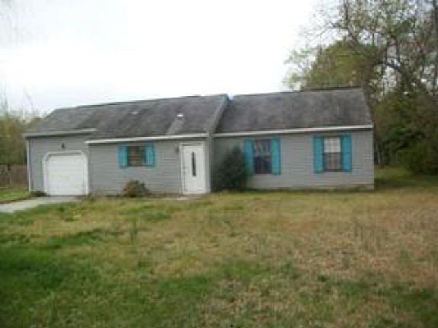 1st image of 105 Bolling Brook Ln