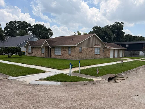2512 Cherry Ln Photo 1