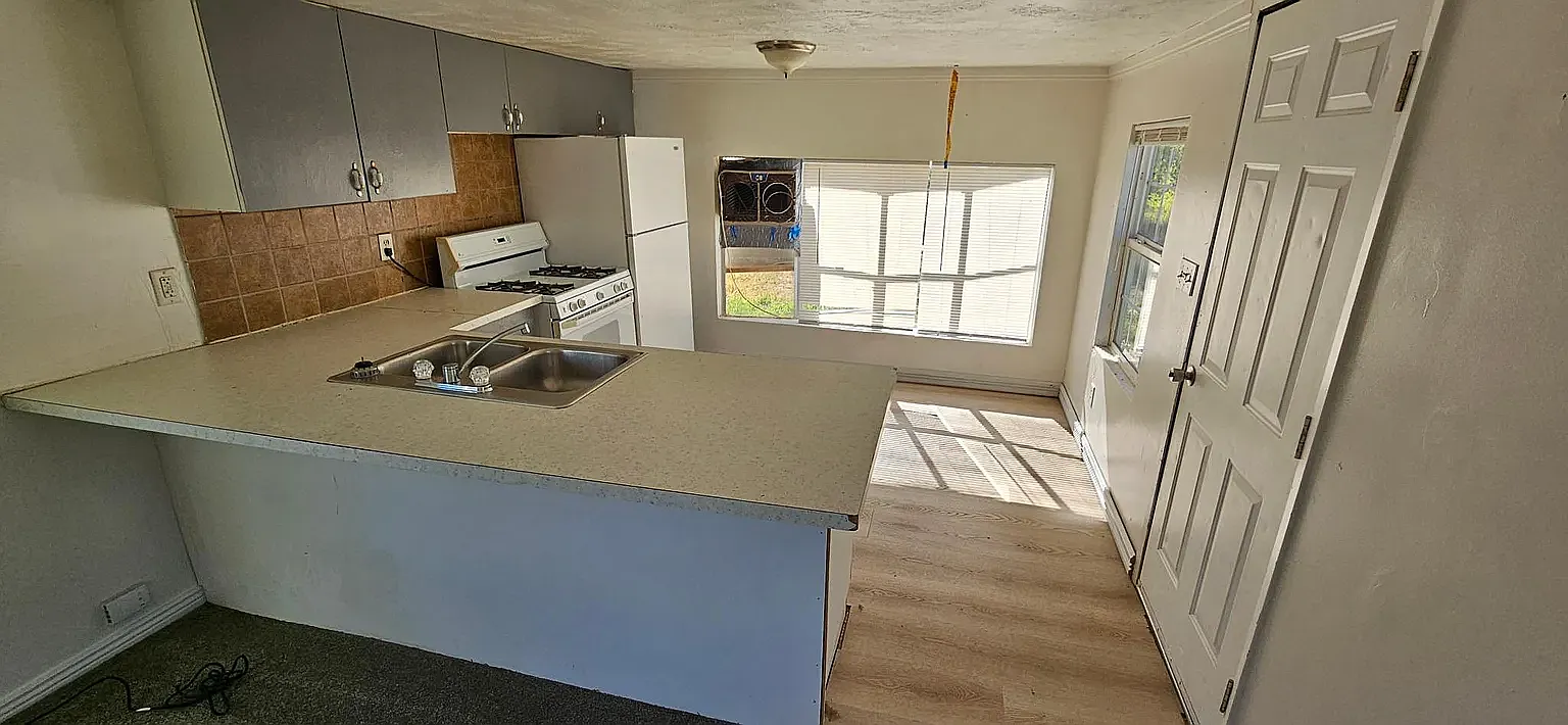 3 bed, $2,500 — Photo 1