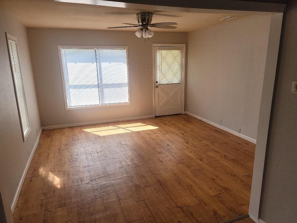 1st image of 518 Military Dr