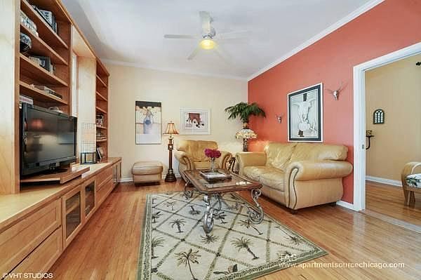 1st image of 2215 W Wellington Ave #Couch