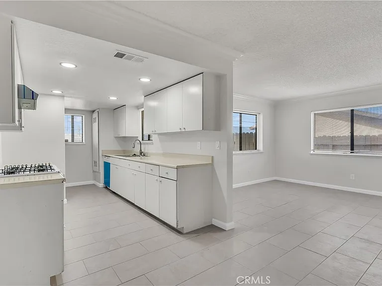 8922 I Ave — Photo 7