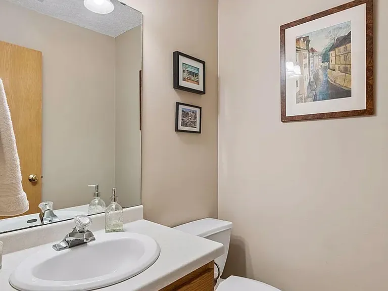 1003 Heather Ln #1 — Photo 9