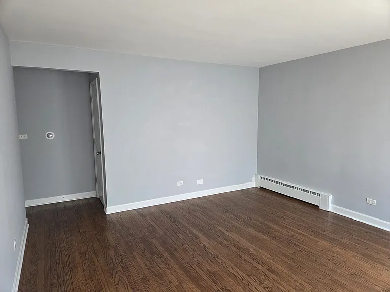 6605 N Northwest Hwy #1 — Photo 9