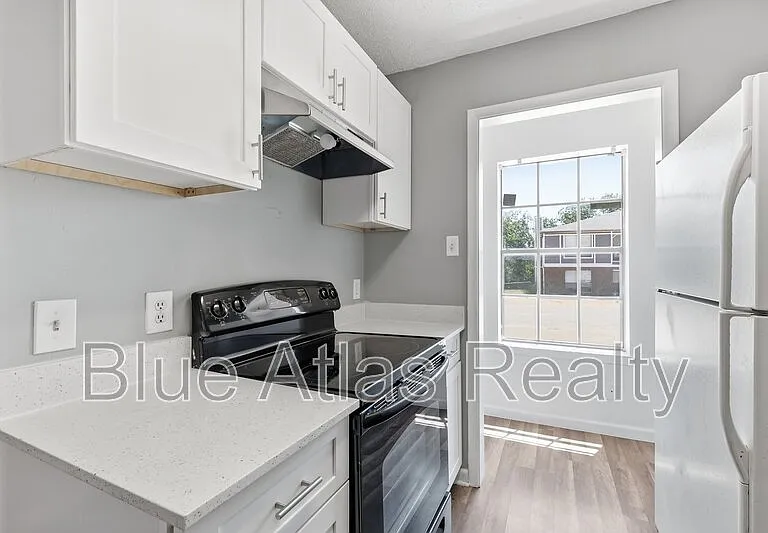8108 Foxfire Ln #B — Photo 7