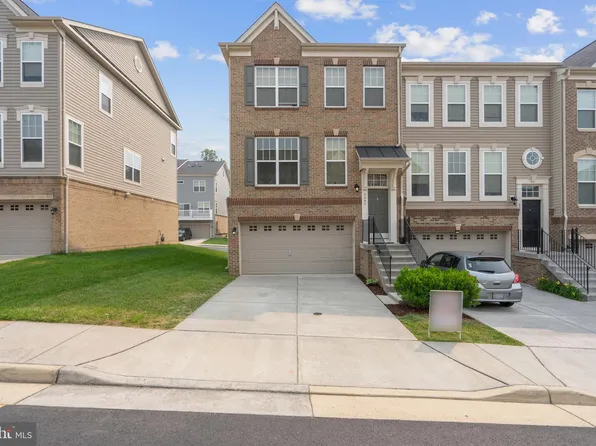 9040 Christopher Ln, Manassas Park, VA 20111