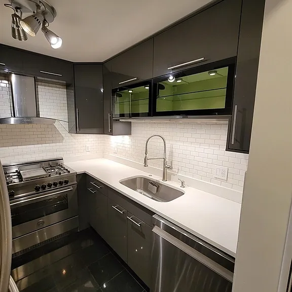 99 Pond Ave #924 — Photo 2