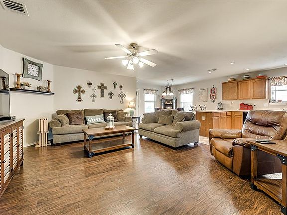 3rd image of 2048 Kingsbridge Dr