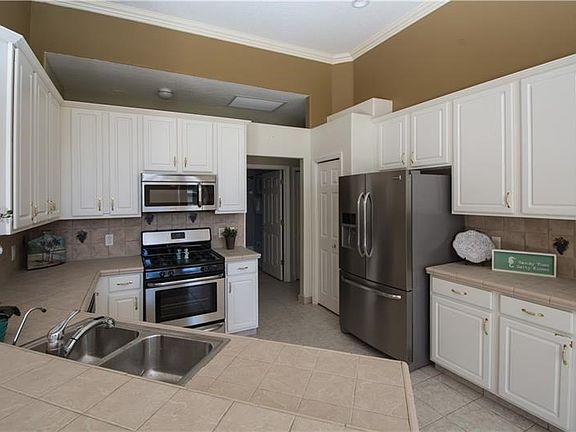 Light & Bright Kitchen