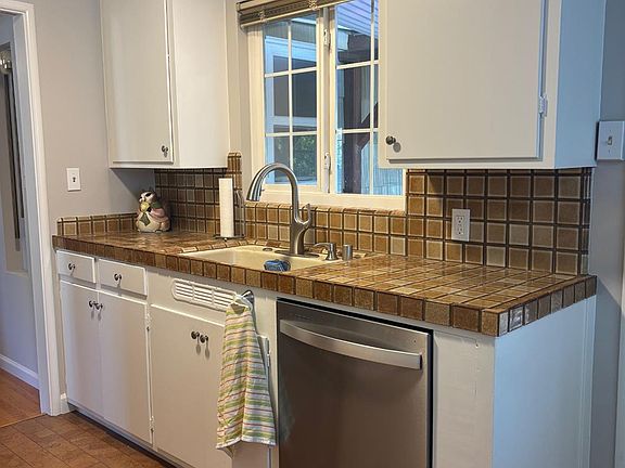 4th image of 5660 Jacks Ln
